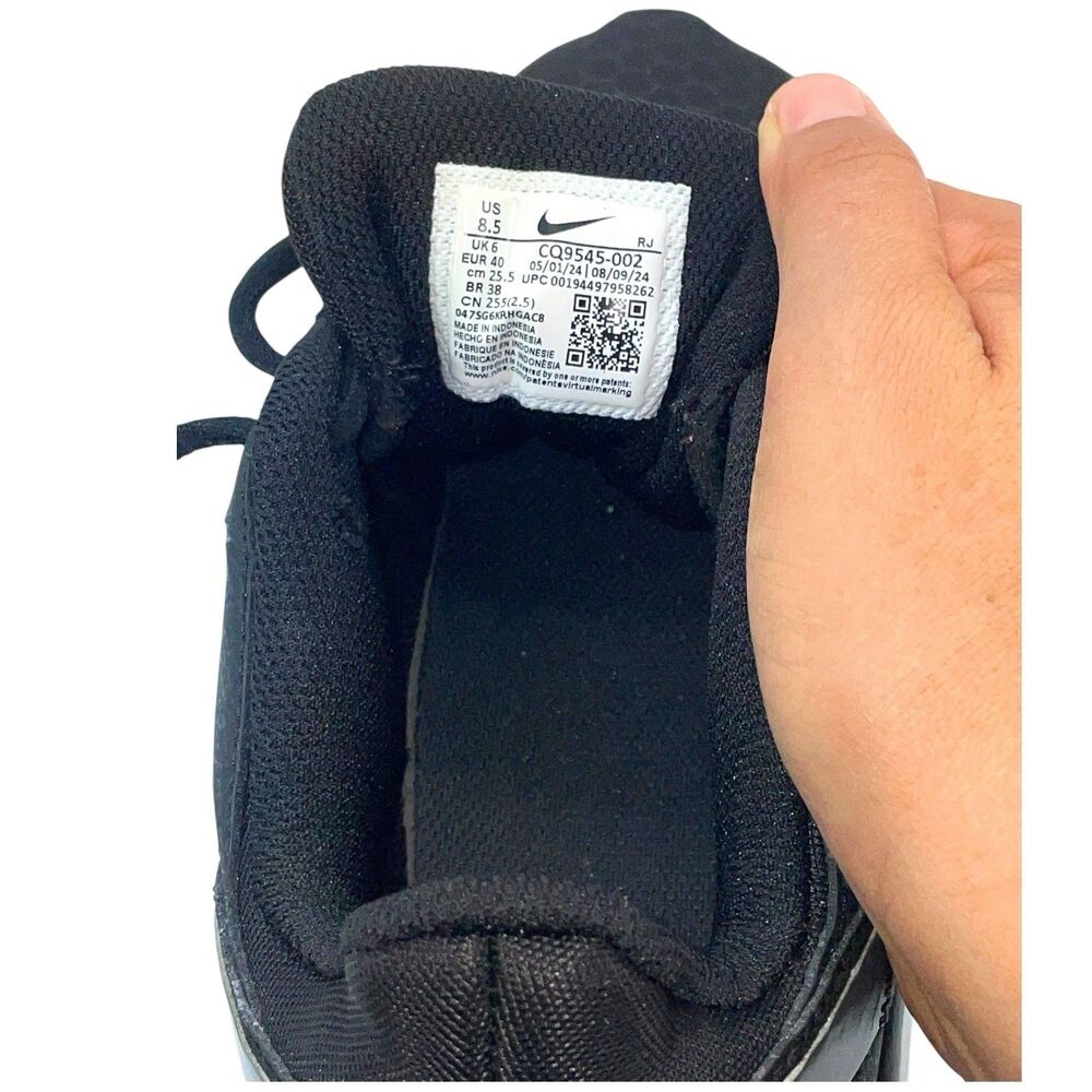 Nike Legend Essential 3 Triple Black Training Shoes Women’s Size 8.5 CQ9545-002 - Picture 6 of 7